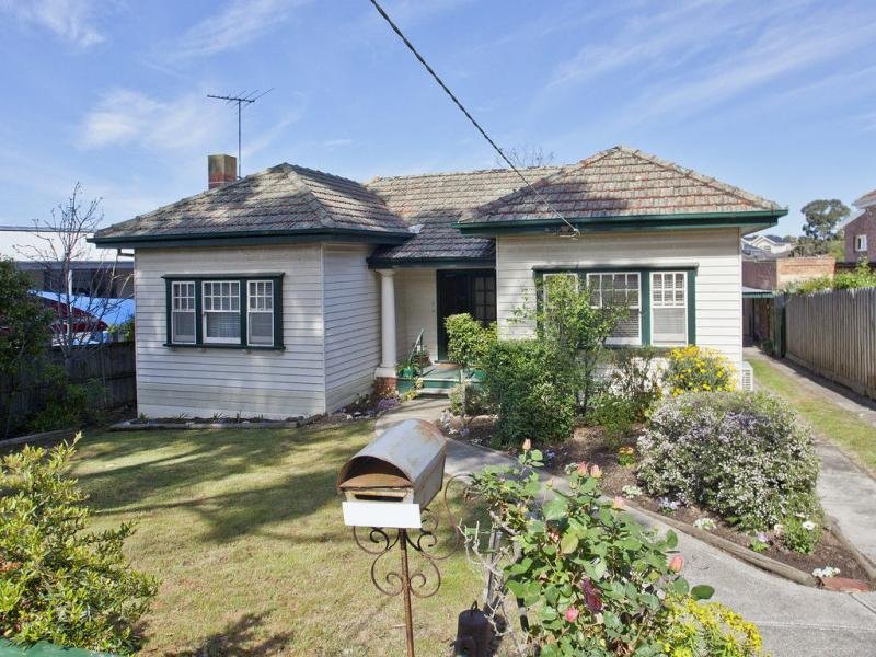 33 Edward Street, Essendon image 2