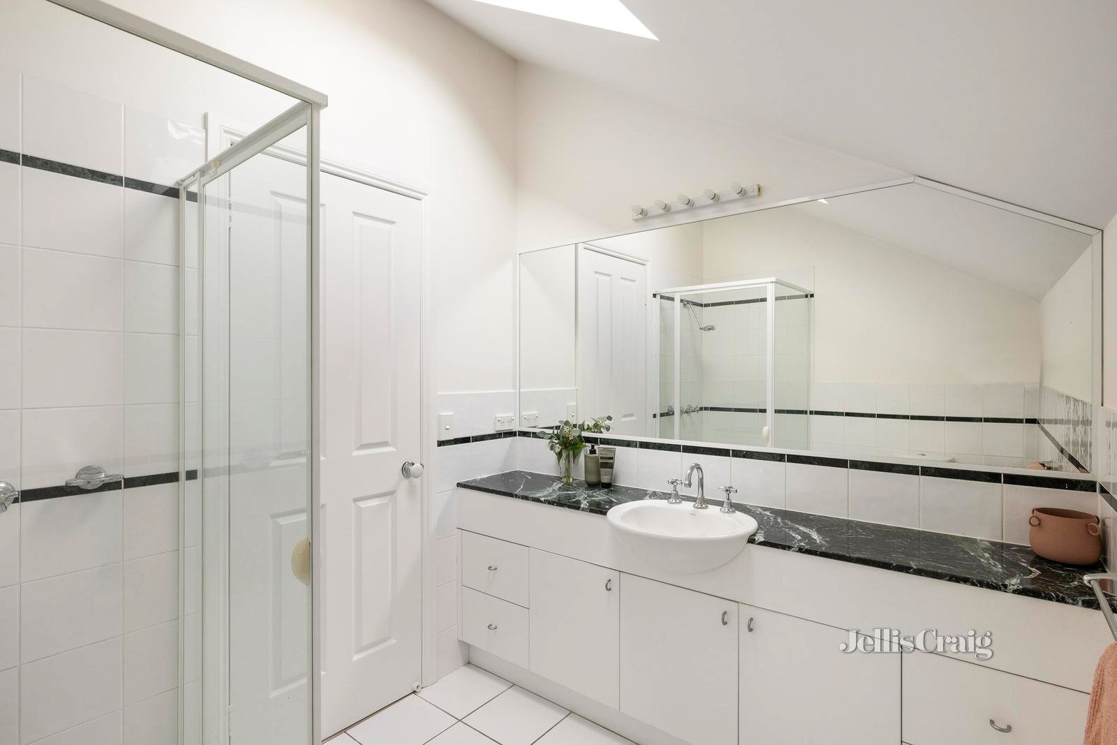 33 Elesbury Avenue, Brunswick East image 11