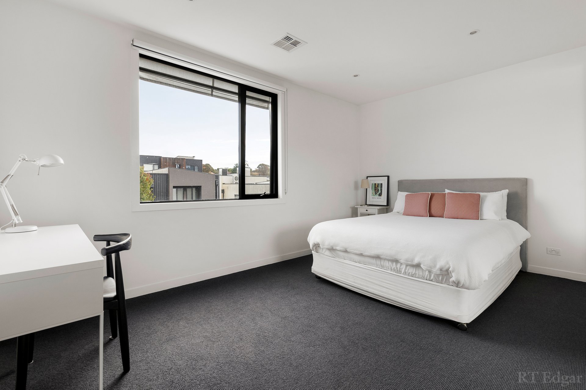 Property Gallery Thumbnail 10