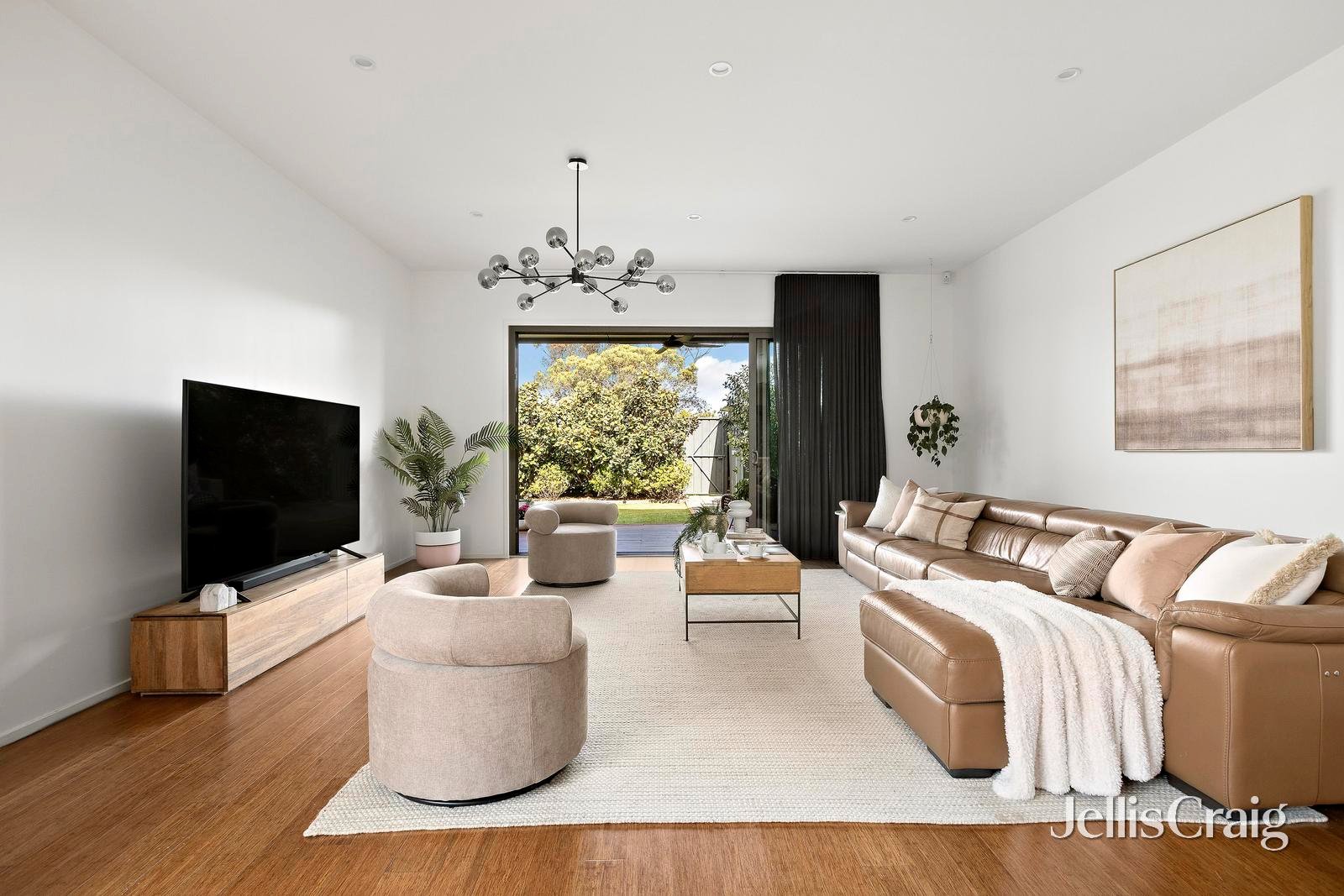 33 Emerald Street, Essendon&nbsp;West image 3