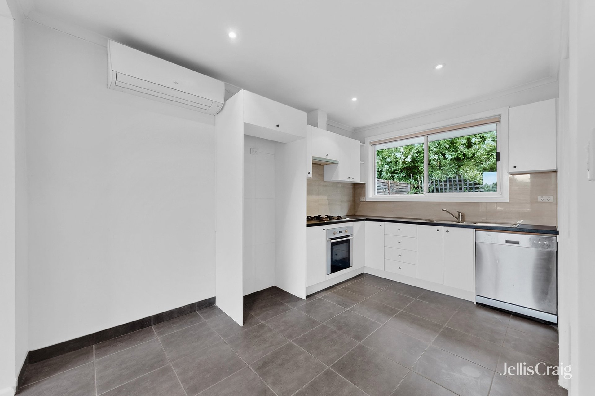 3/3 Farringdon Street, Pascoe Vale image 3