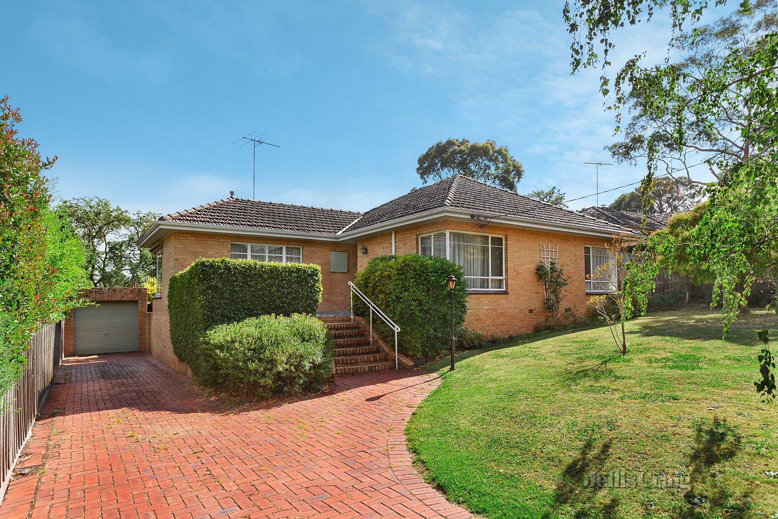 33 Ferdinand Avenue, Balwyn North image 2