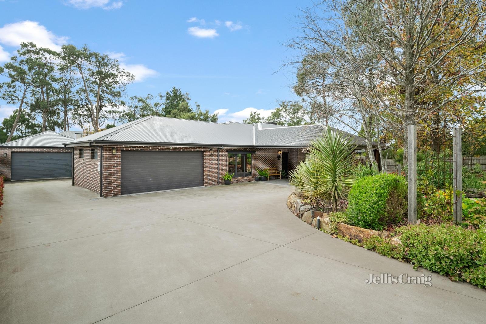 33 Fernhill Road, Mount Evelyn image 2