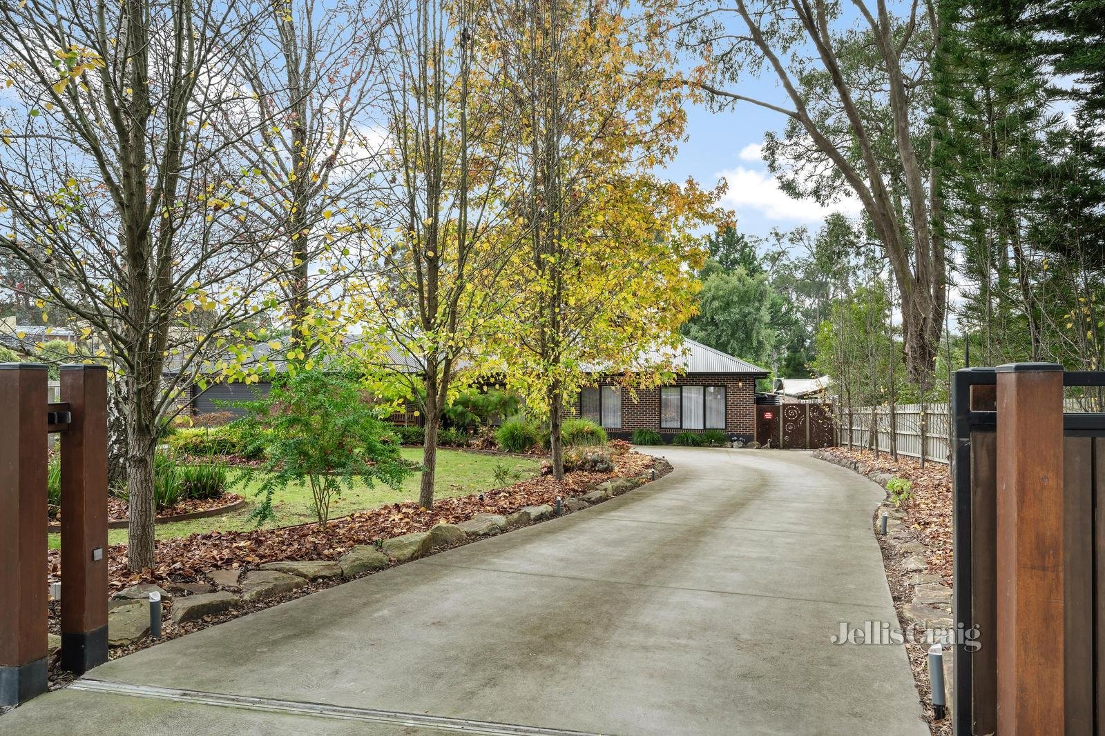 33 Fernhill Road, Mount Evelyn image 3