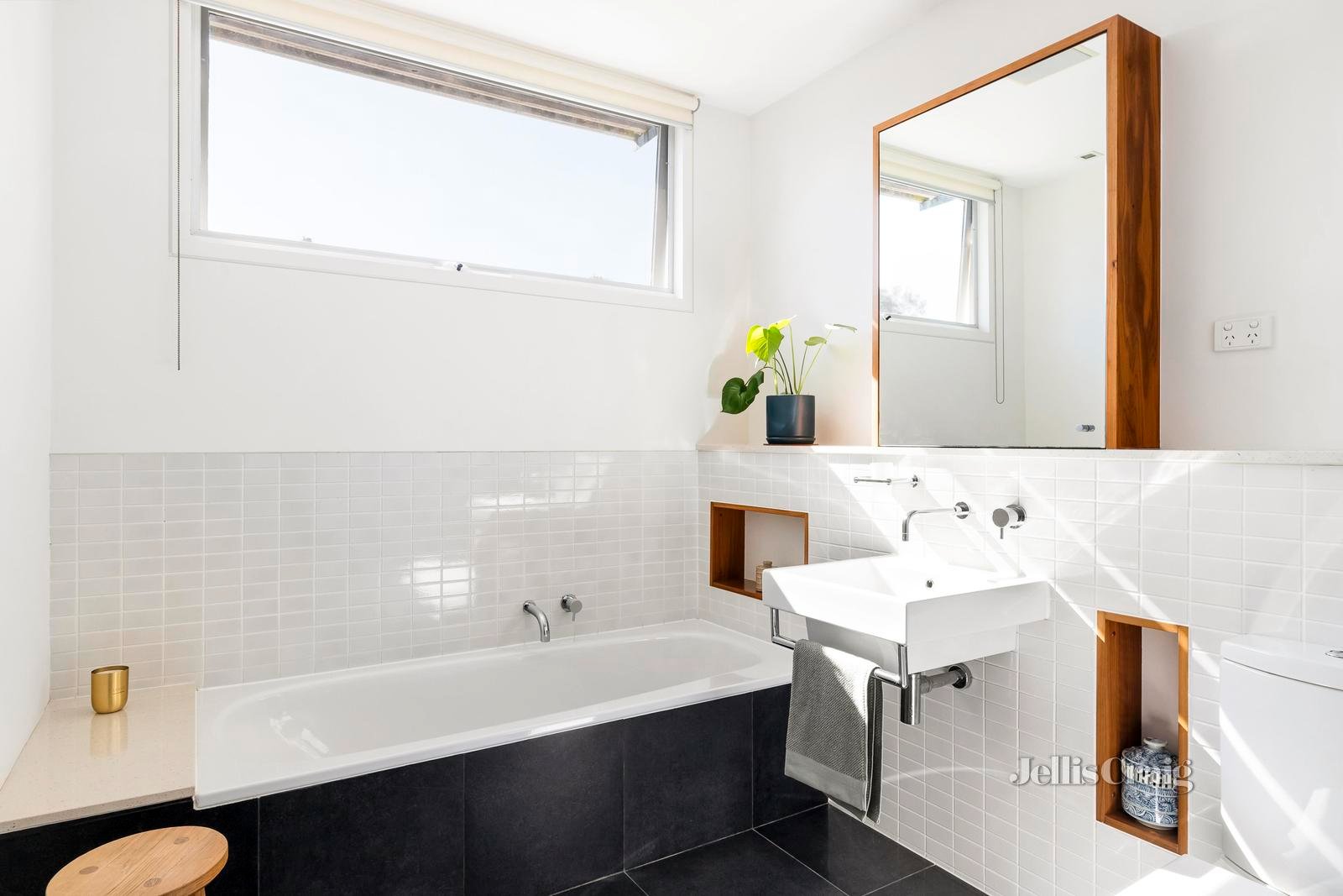 33 Freeman Street, Fitzroy North image 9