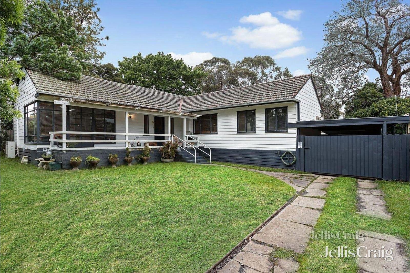 33 Gerald Street, Blackburn image 2