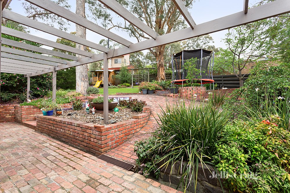 33 Glenister Drive, Eltham image 11