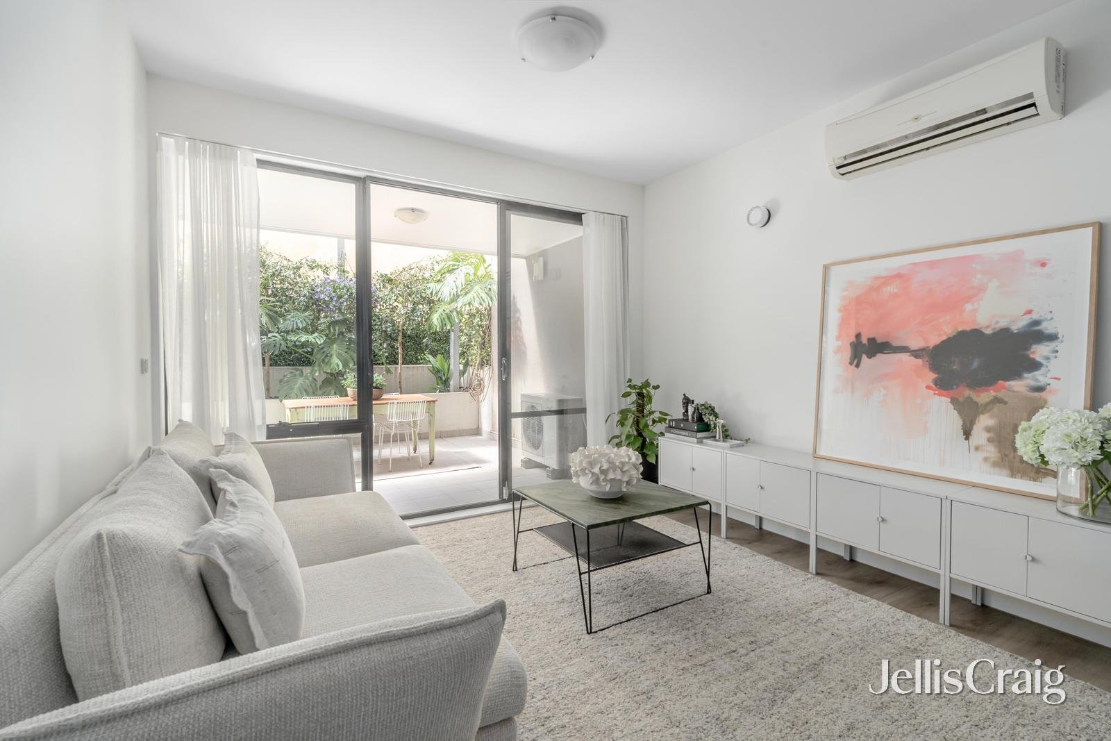 3/3 Glenroy Road, Hawthorn image 2