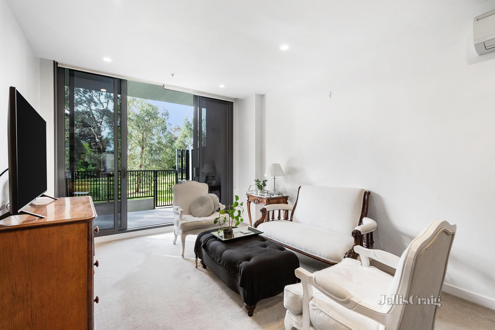 3/3 Grosvenor Street, Doncaster image 3