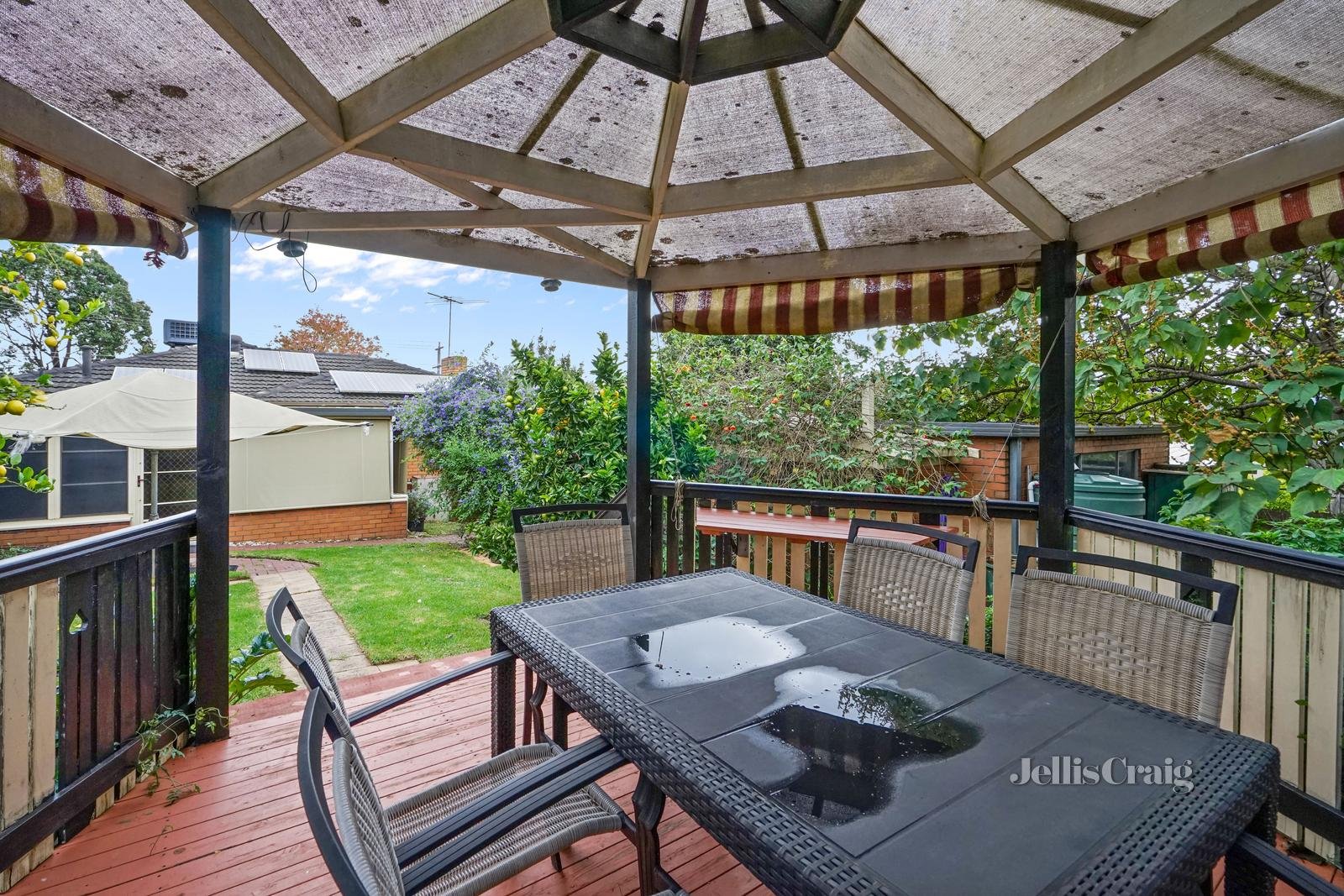 33 Hampshire Road, Glen Waverley image 11