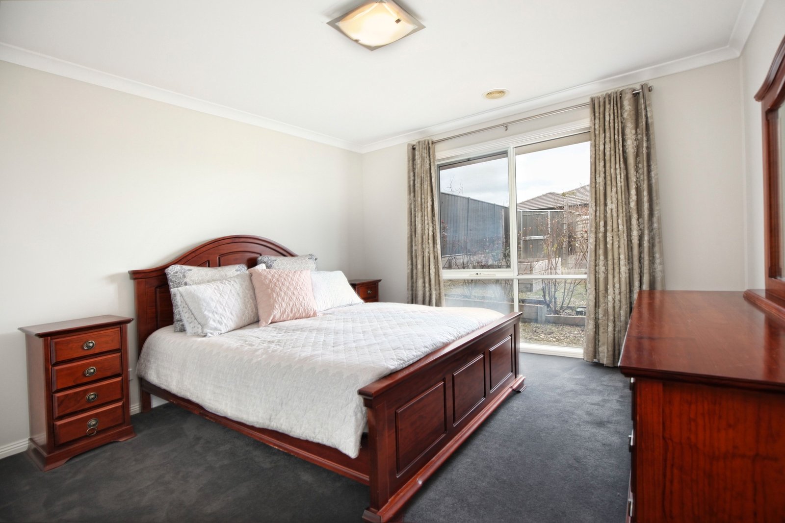 Property Gallery Thumbnail 9