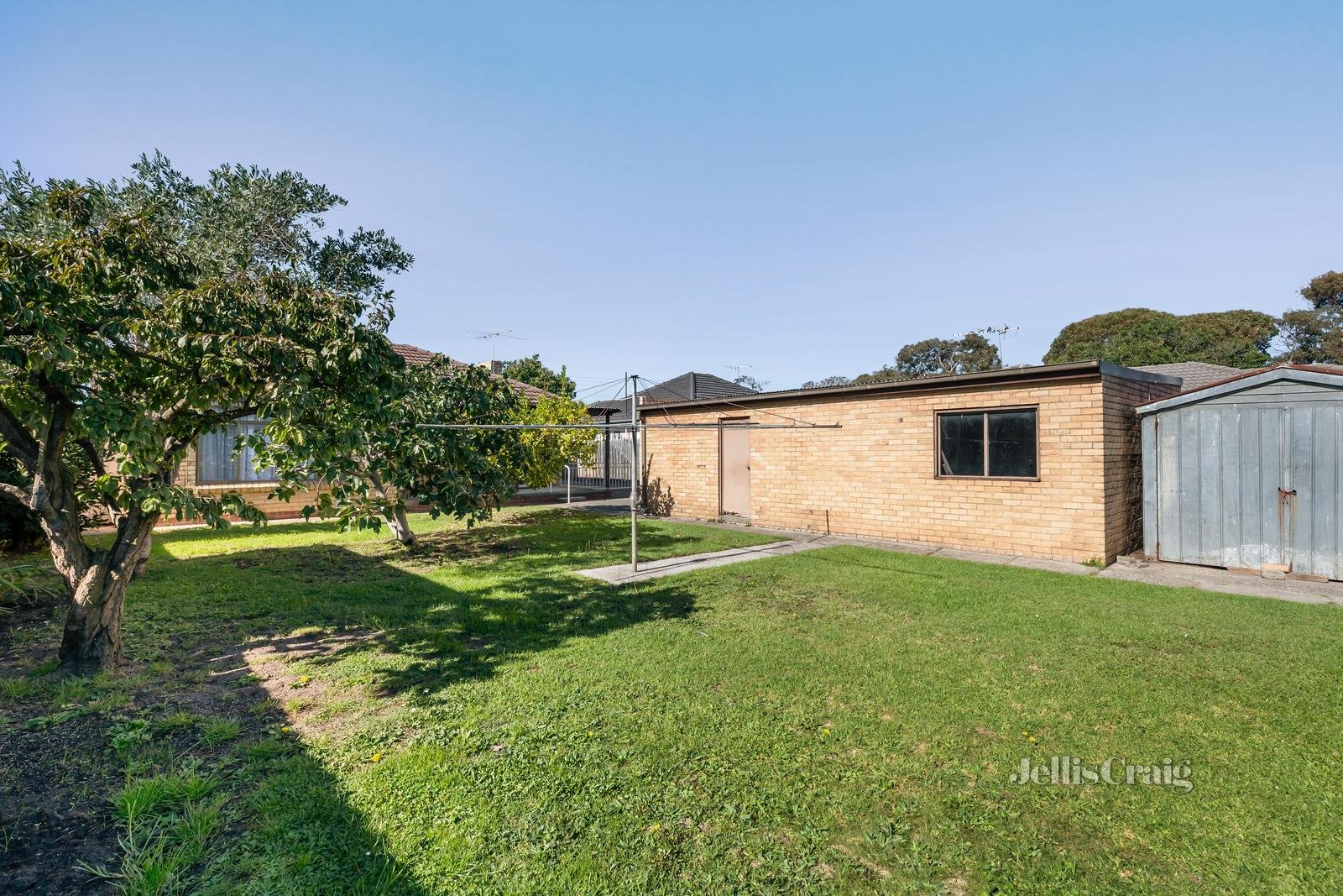 33 Kingsley Grove, Mount Waverley image 9