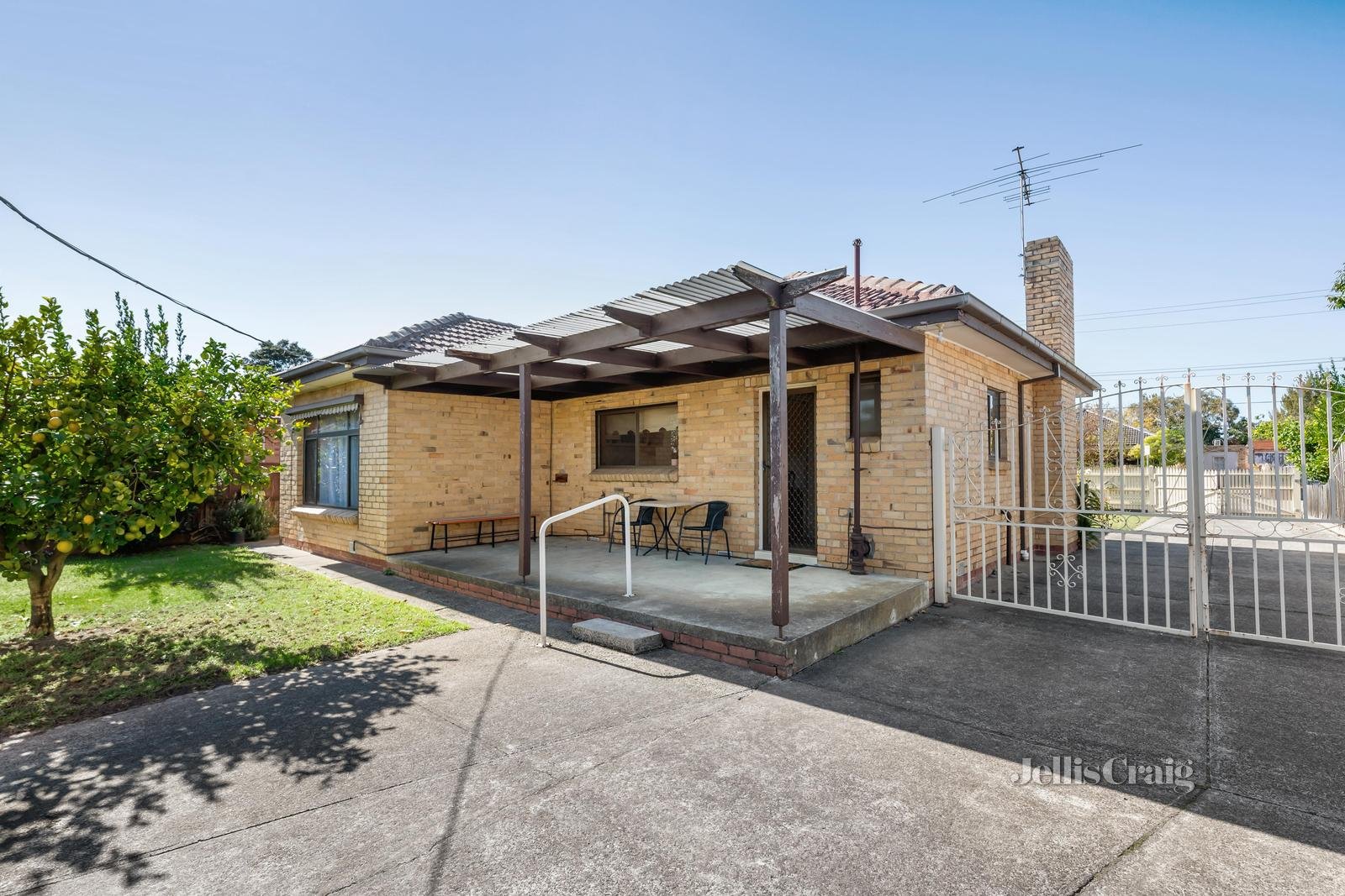 33 Kingsley Grove, Mount Waverley image 10