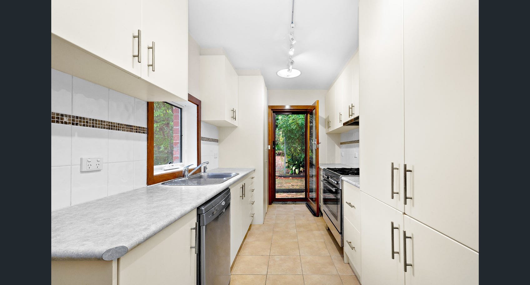 33 Kingston Road, Surrey&nbsp;Hills image 7