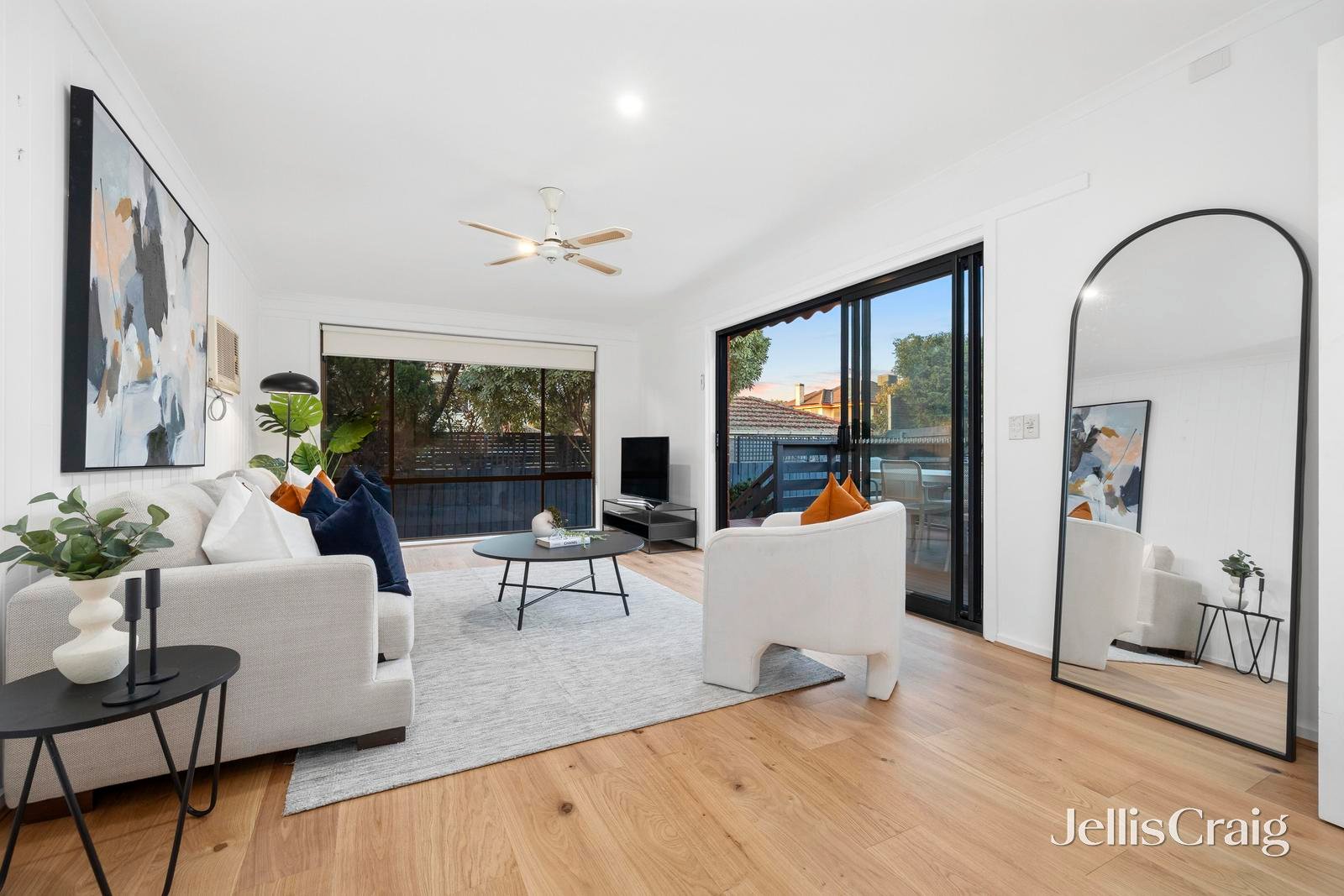 33 Lindsay Avenue, Murrumbeena image 2