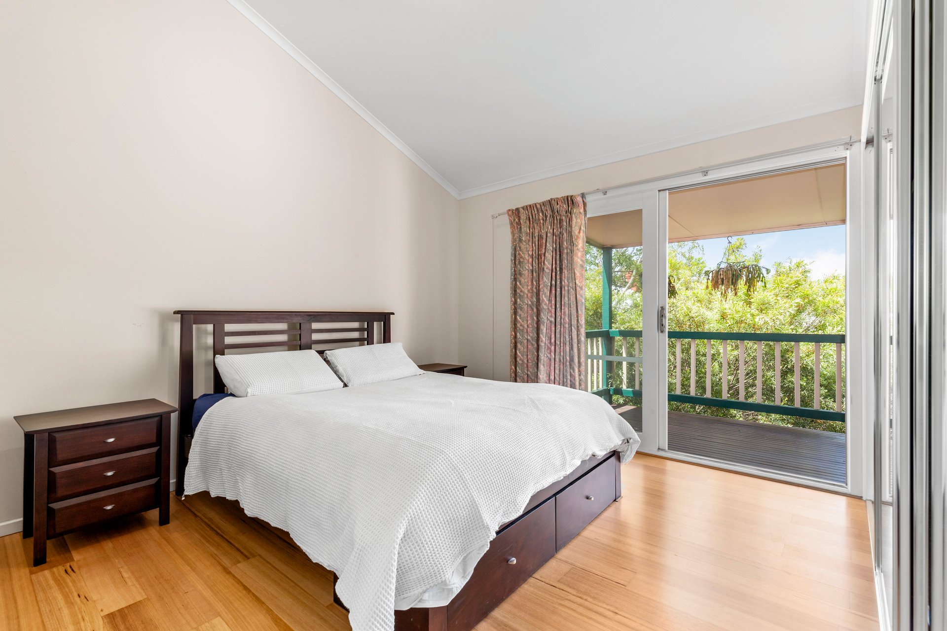 Property Gallery Thumbnail 6