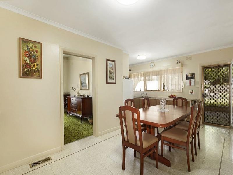 33 Macedon Avenue, Balwyn North image 5
