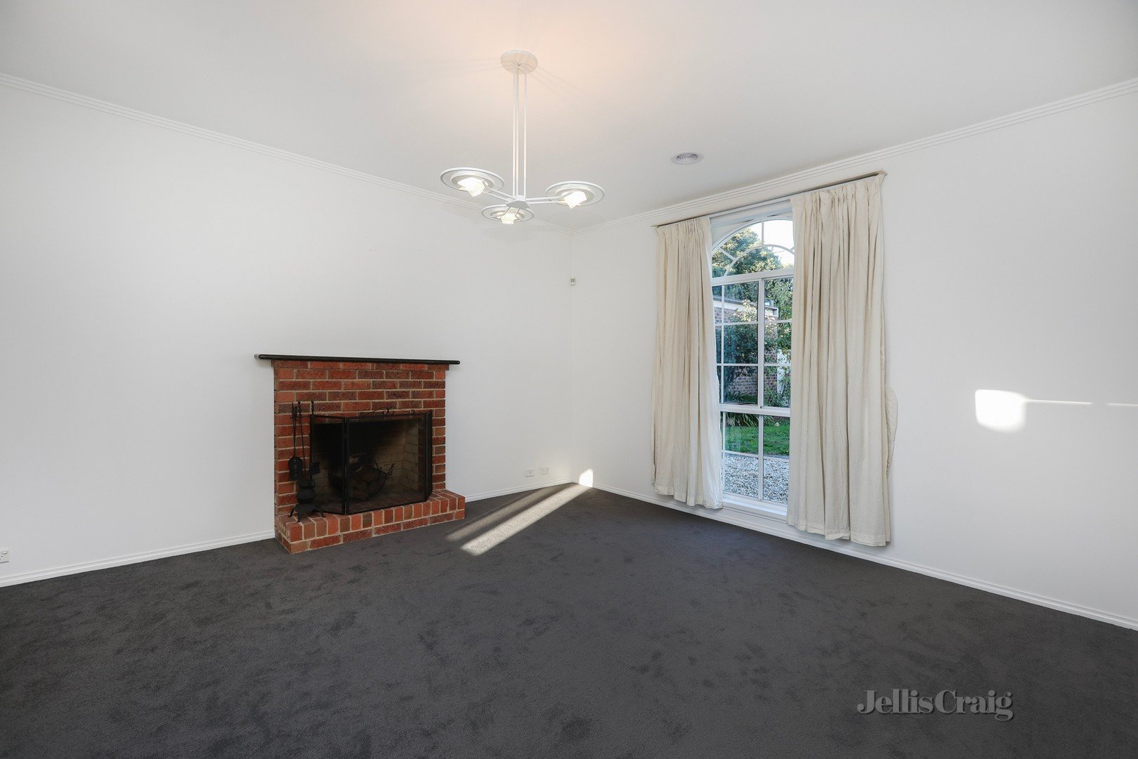 33 Maddox Road, Newport image 9