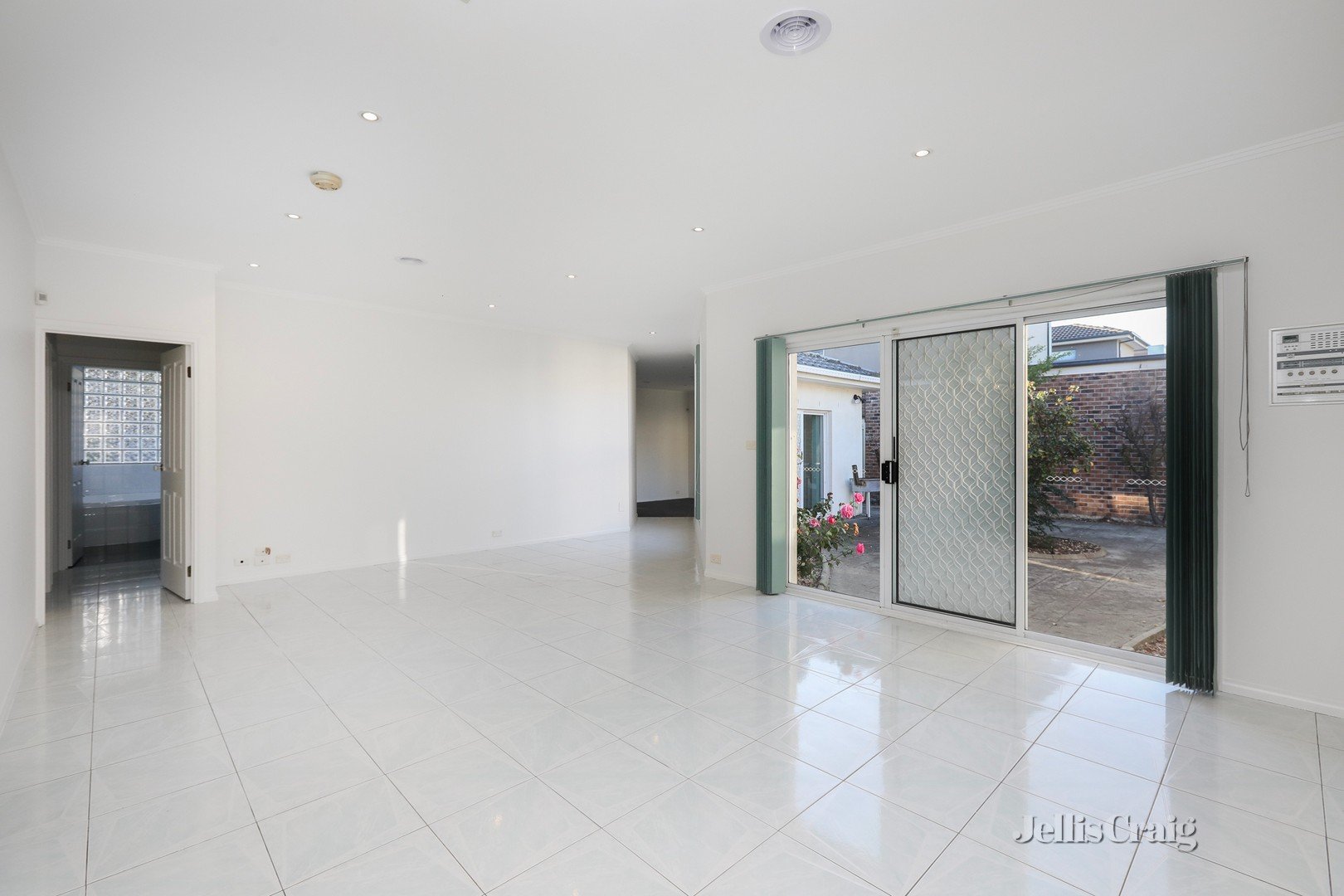 33 Maddox Road, Newport image 4