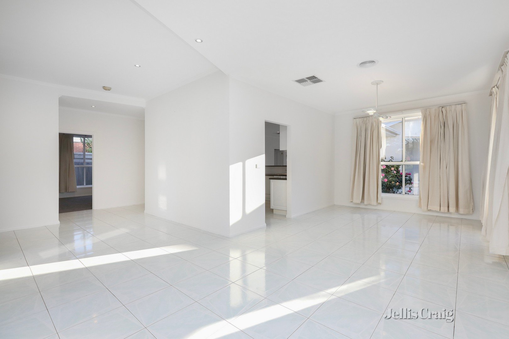 33 Maddox Road, Newport image 2