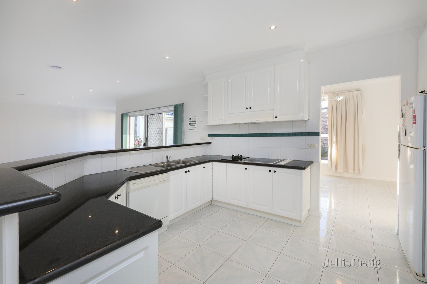 33 Maddox Road, Newport image 6