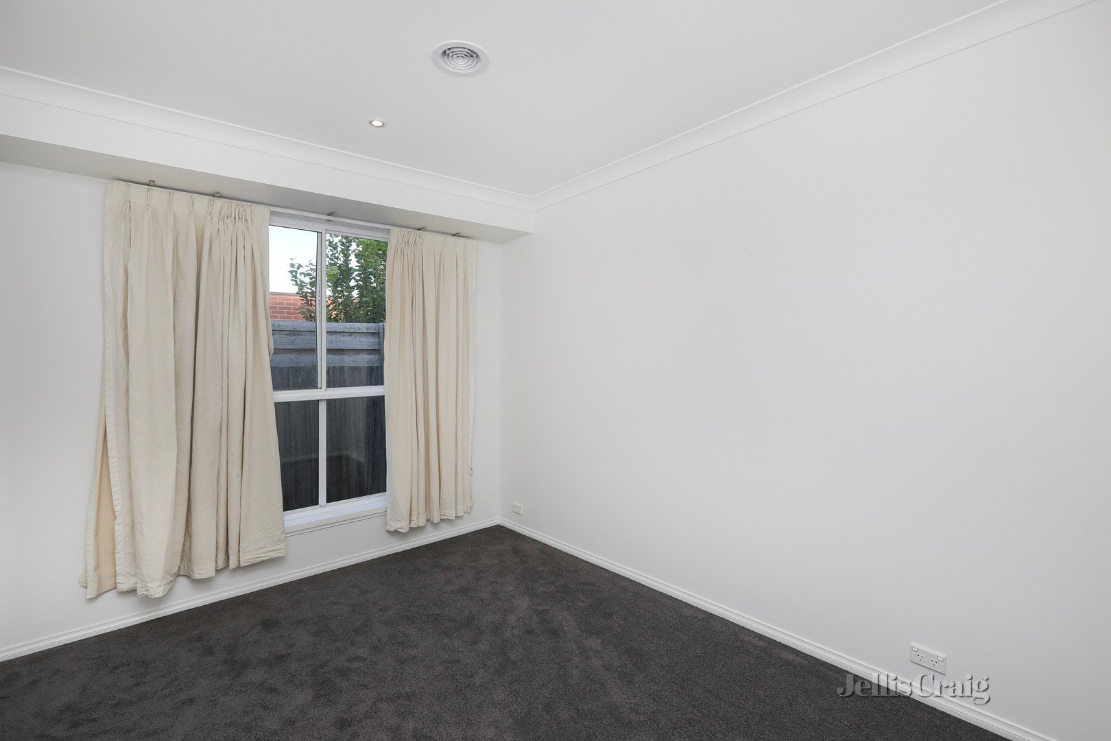 33 Maddox Road, Newport image 11