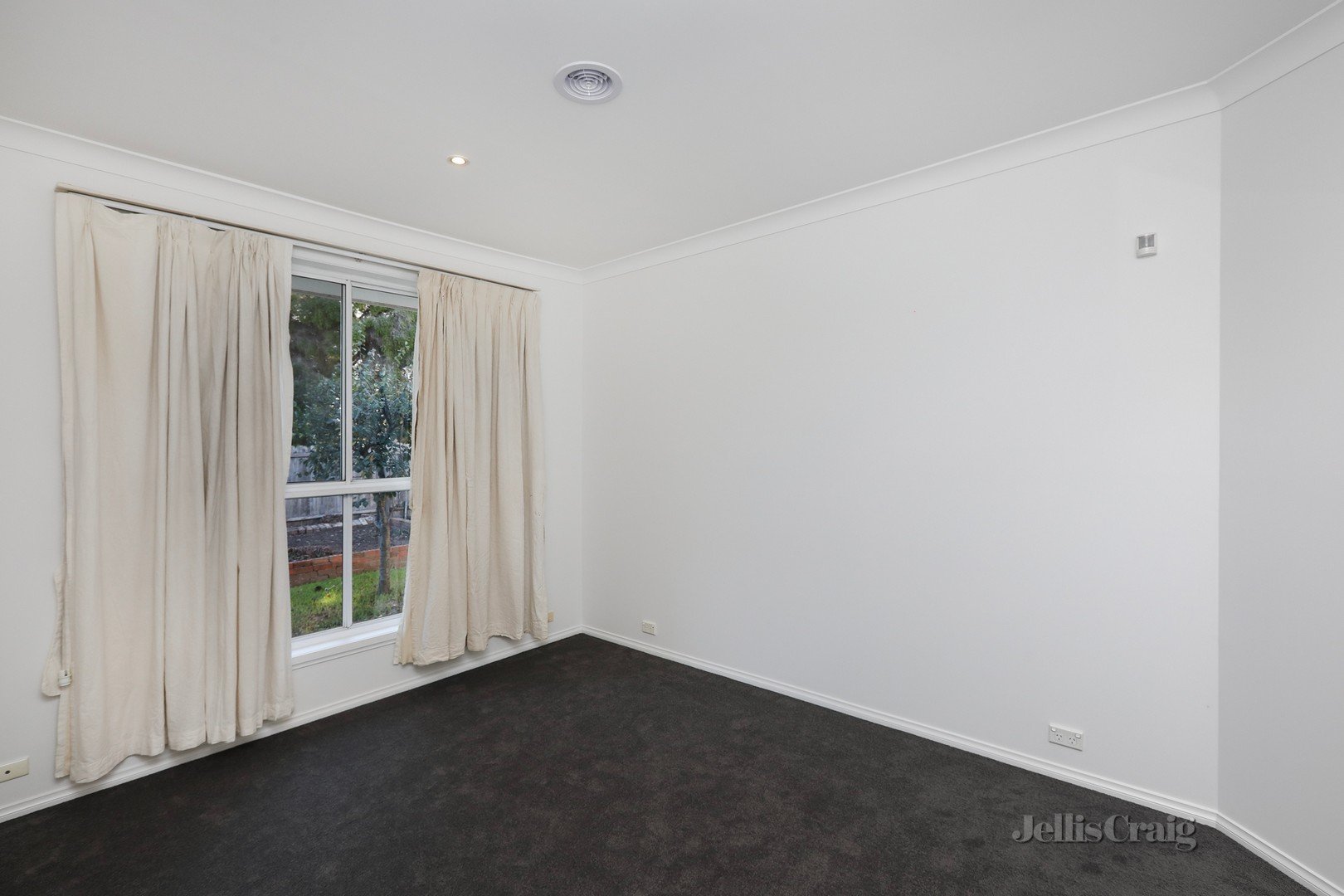 33 Maddox Road, Newport image 13