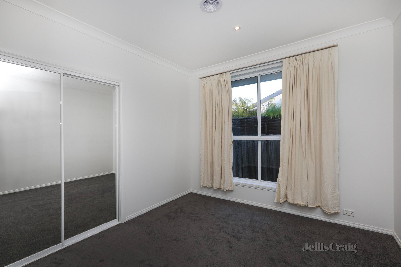 33 Maddox Road, Newport image 7