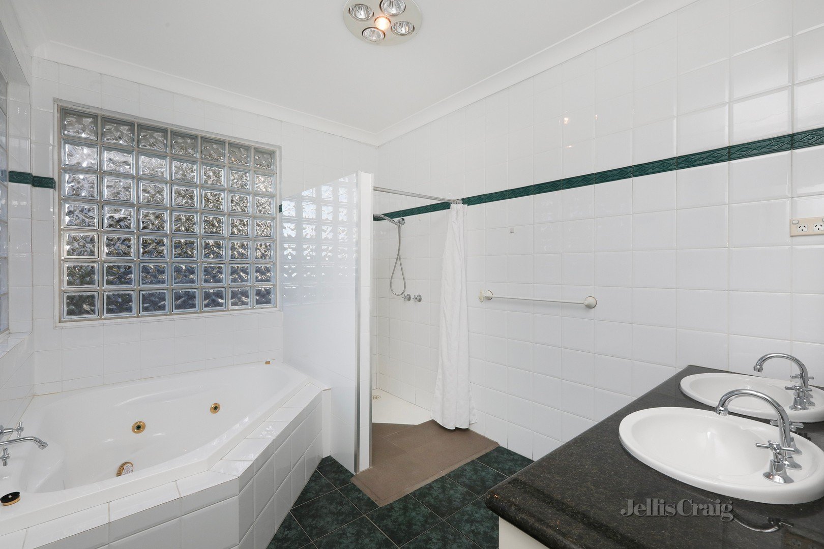 33 Maddox Road, Newport image 16