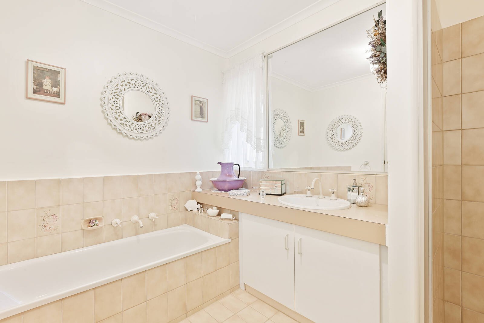 Property Gallery Thumbnail 6