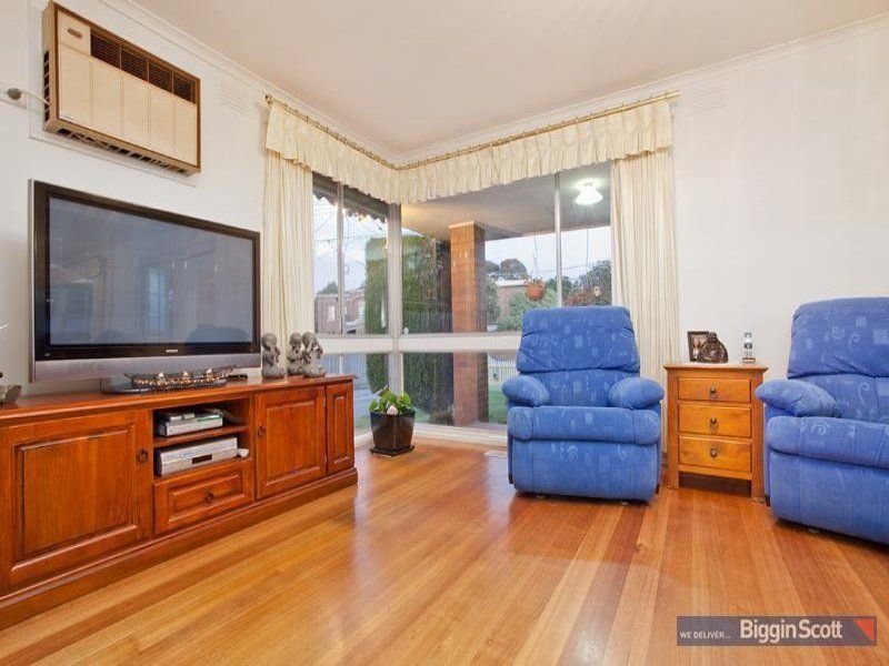 33 McIntyre Drive, Altona image 6