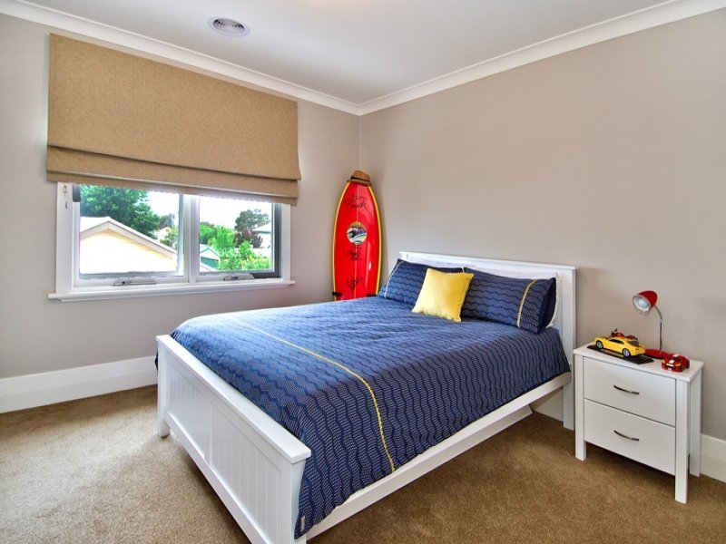 33 Meakin Street, East Geelong image 9