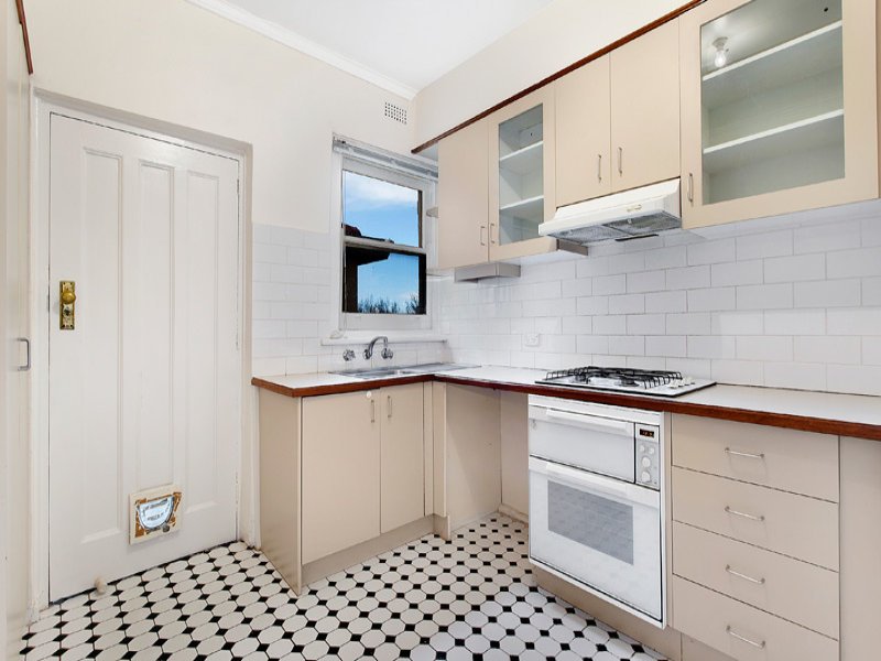 3/3 Meredith Street, Elwood image 6