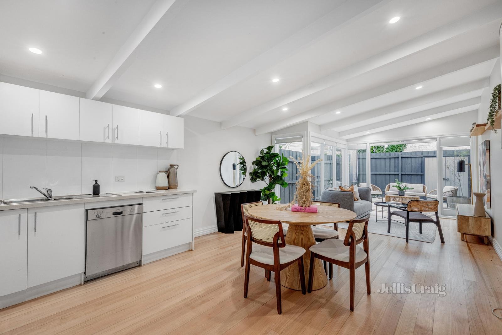 33 Mountain Street, South Melbourne image 2