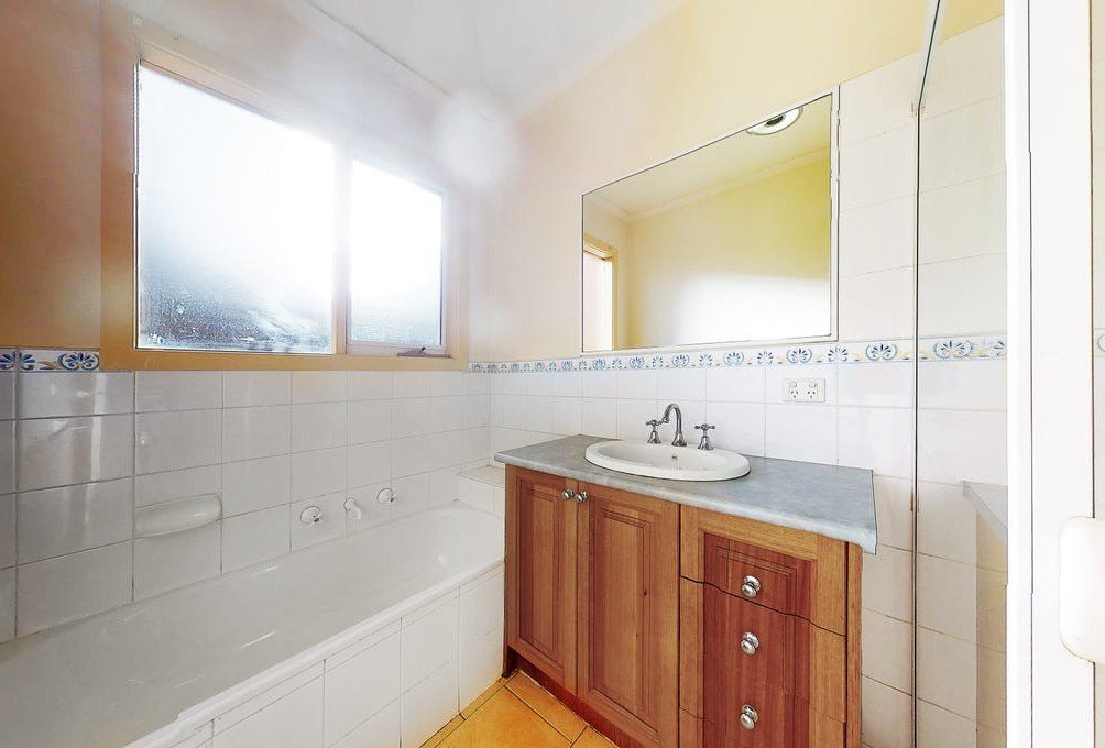 3/3 Narbethong Road, Murrumbeena image 6