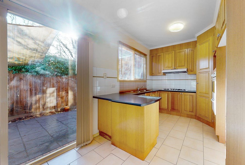 3/3 Narbethong Road, Murrumbeena image 3