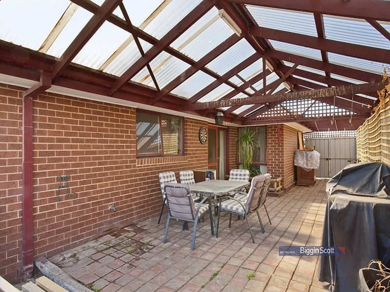 33 Newham Way, Altona Meadows image 7