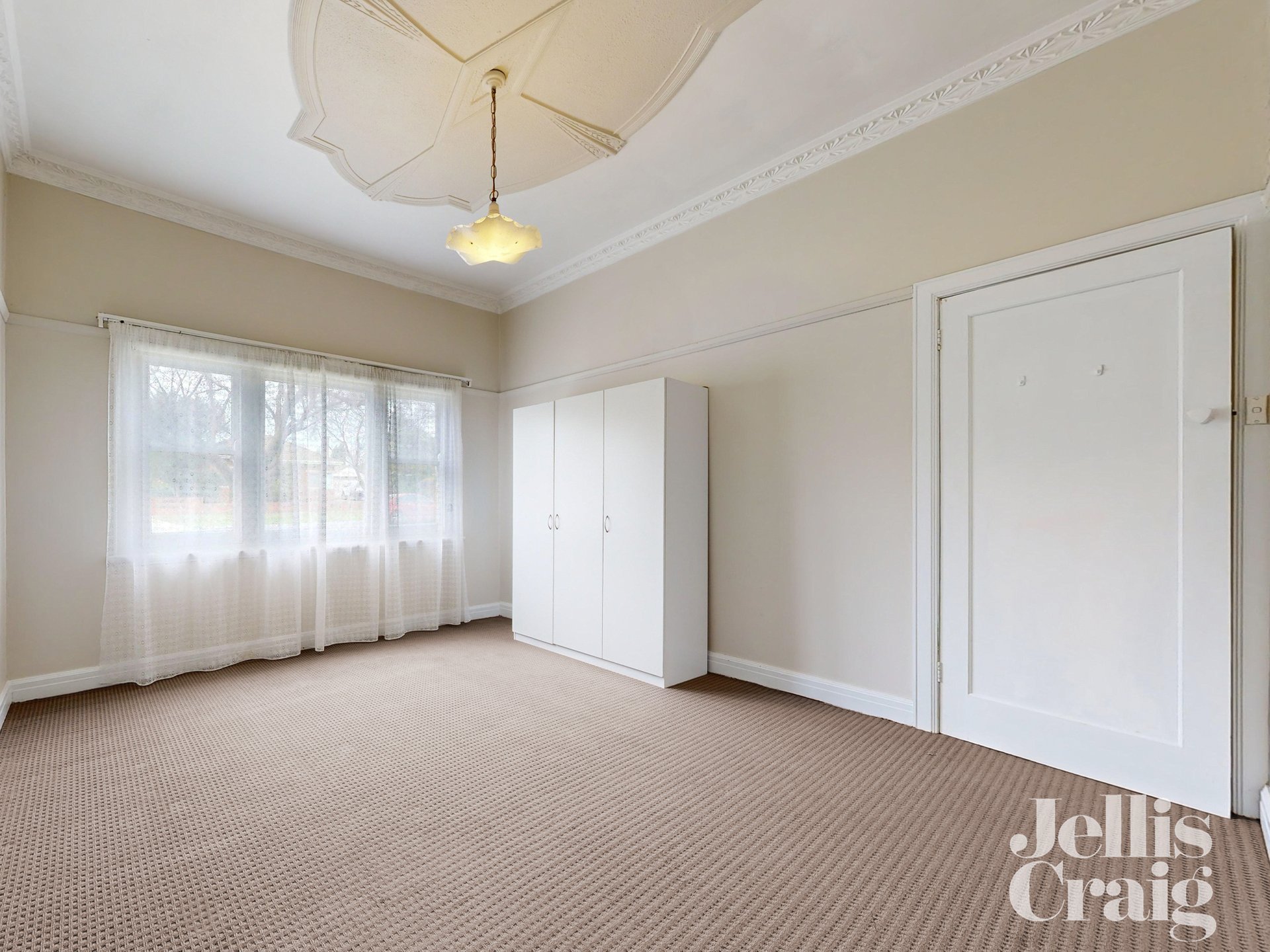 33 Nimmo Street, Essendon image 9
