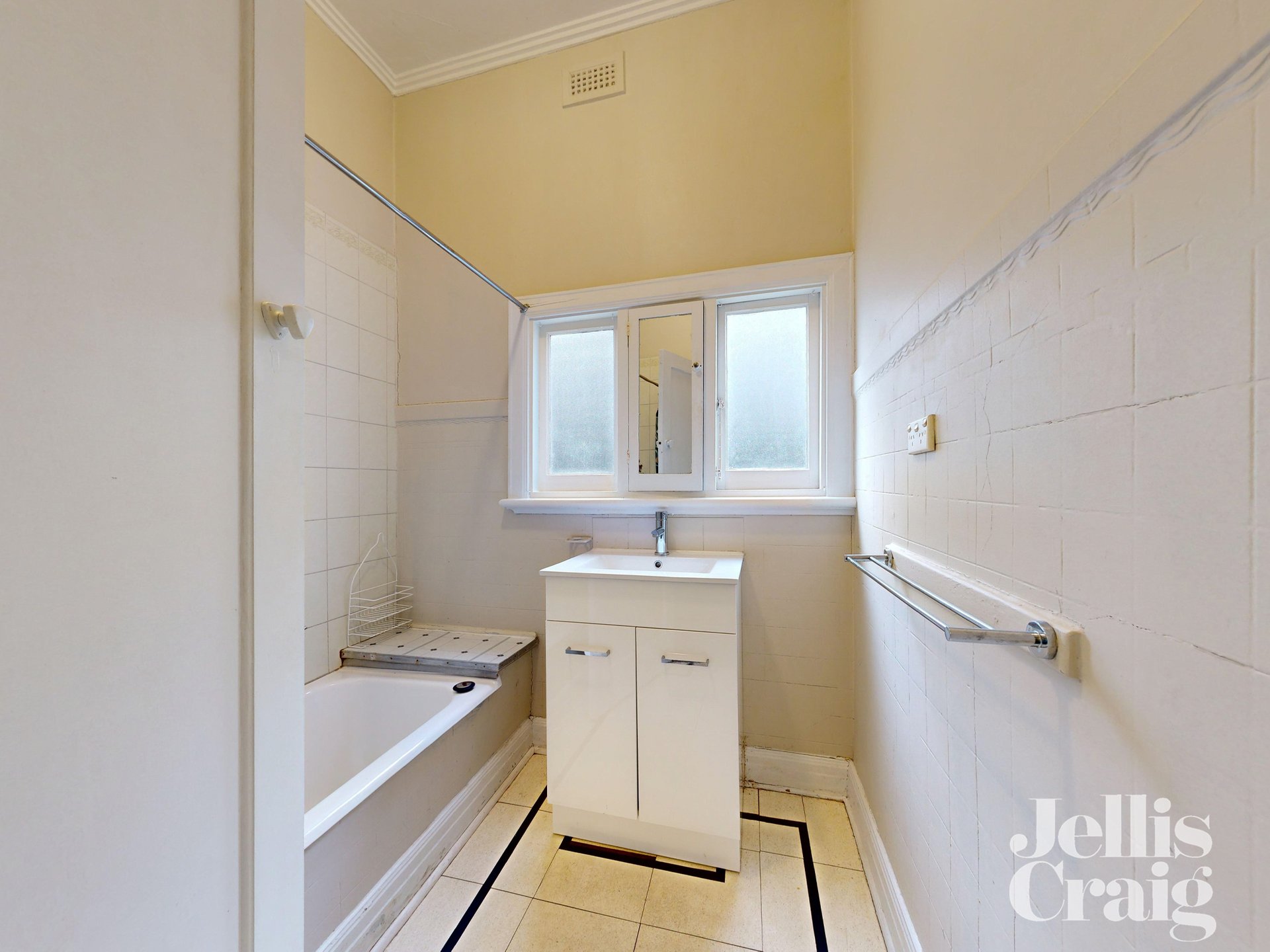 33 Nimmo Street, Essendon image 10