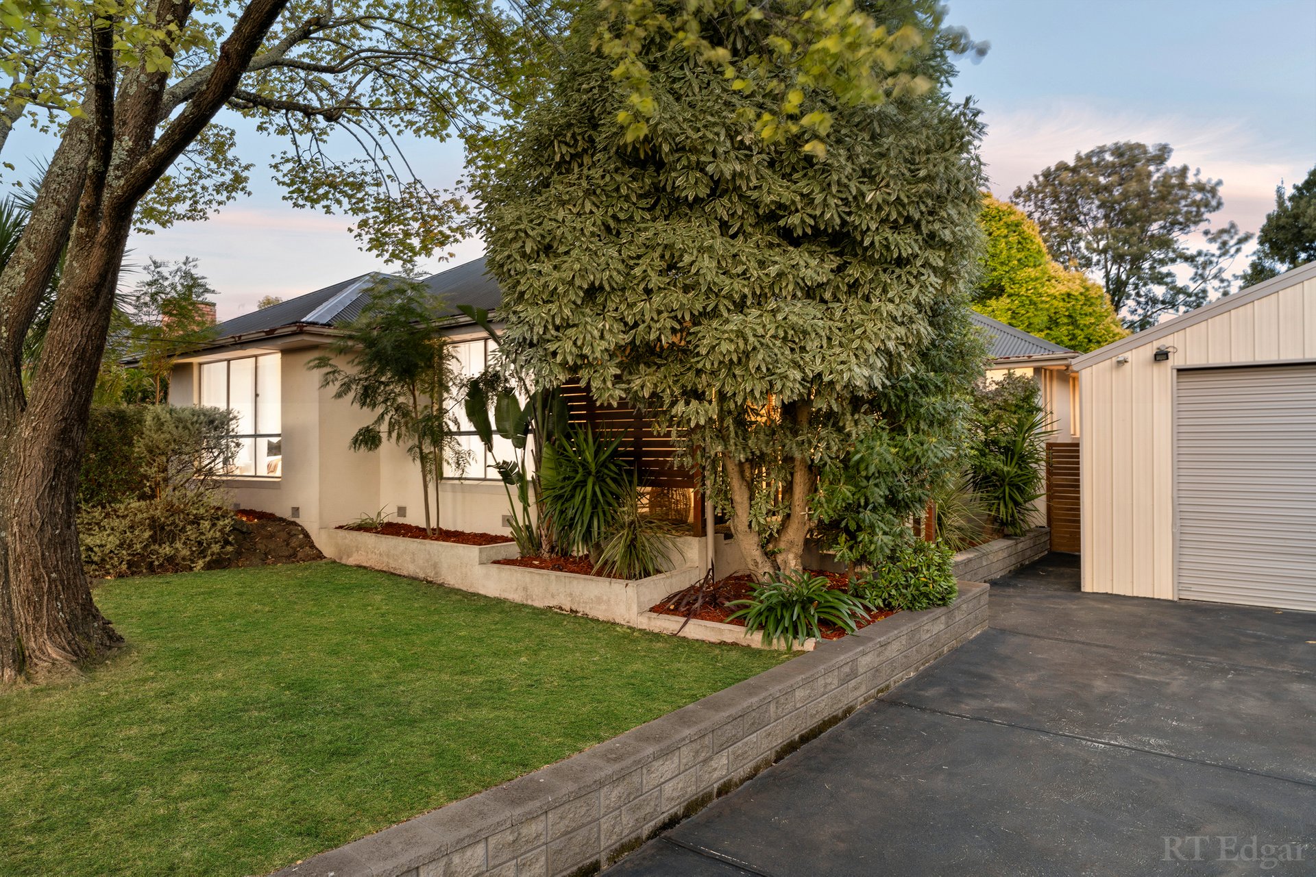 Property Gallery Thumbnail 12