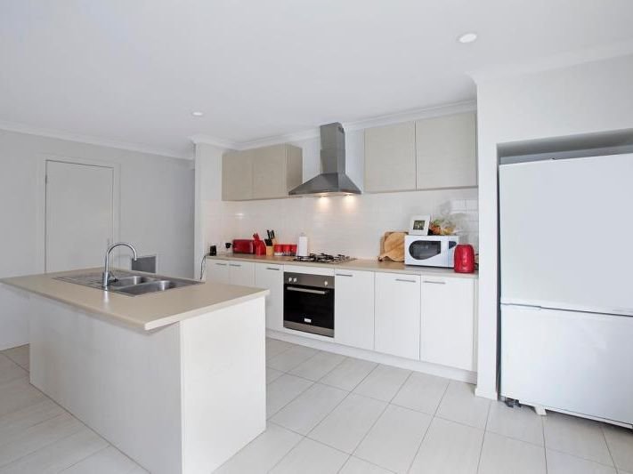 33 Oriondo Way, Marshall image 2