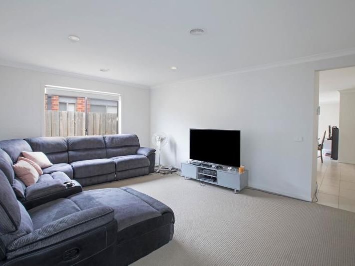 33 Oriondo Way, Marshall image 8