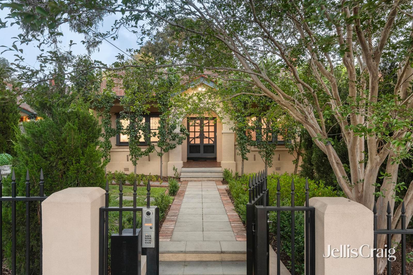 33 Pakington Street, Kew image 2