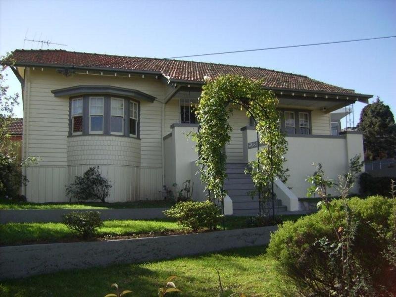 33 Park Crescent, ABERFELDIE VIC 3040