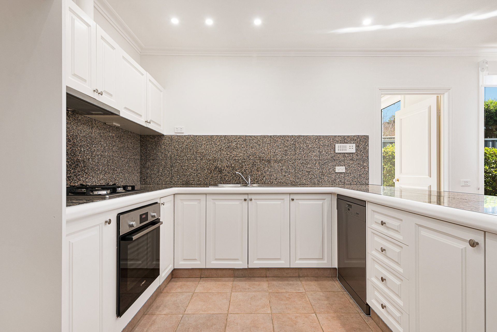 33 Park Street, Brighton image 2