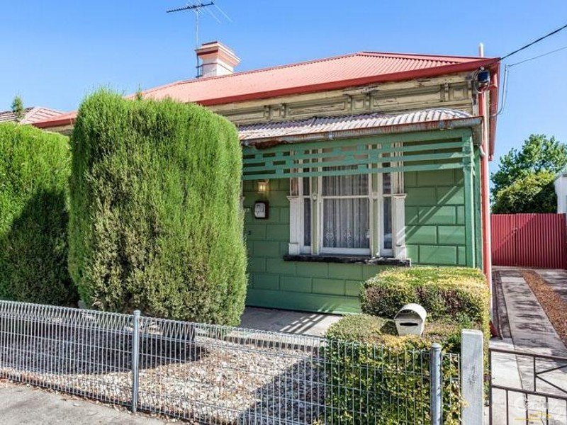 33 Peel Street, Newport image 1