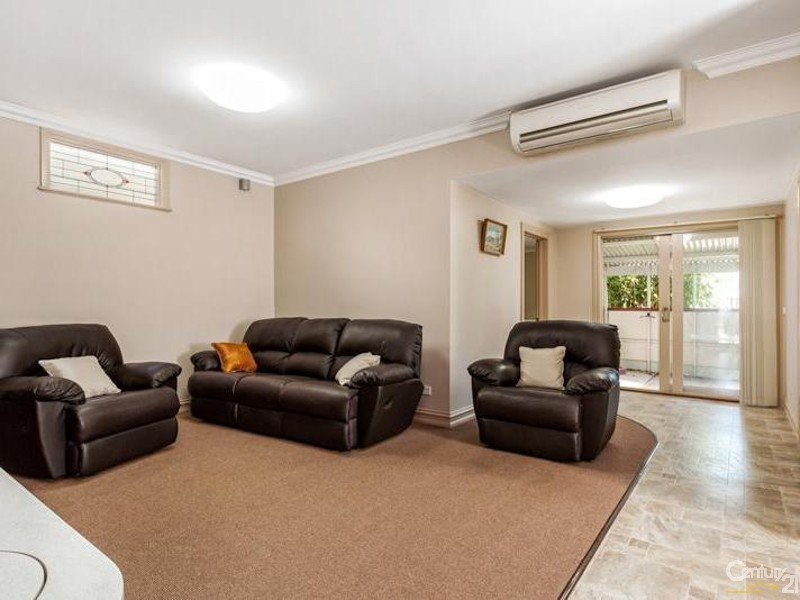 33 Peel Street, Newport image 2