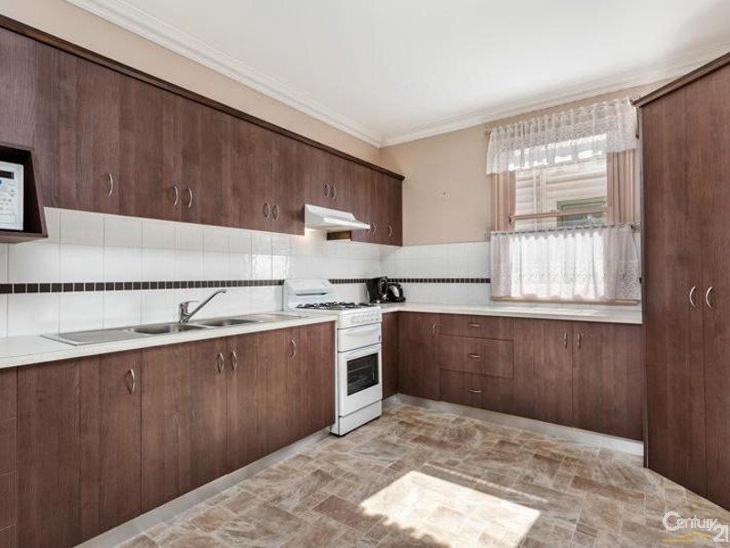 33 Peel Street, Newport image 5
