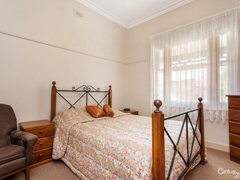 33 Peel Street, Newport image 7