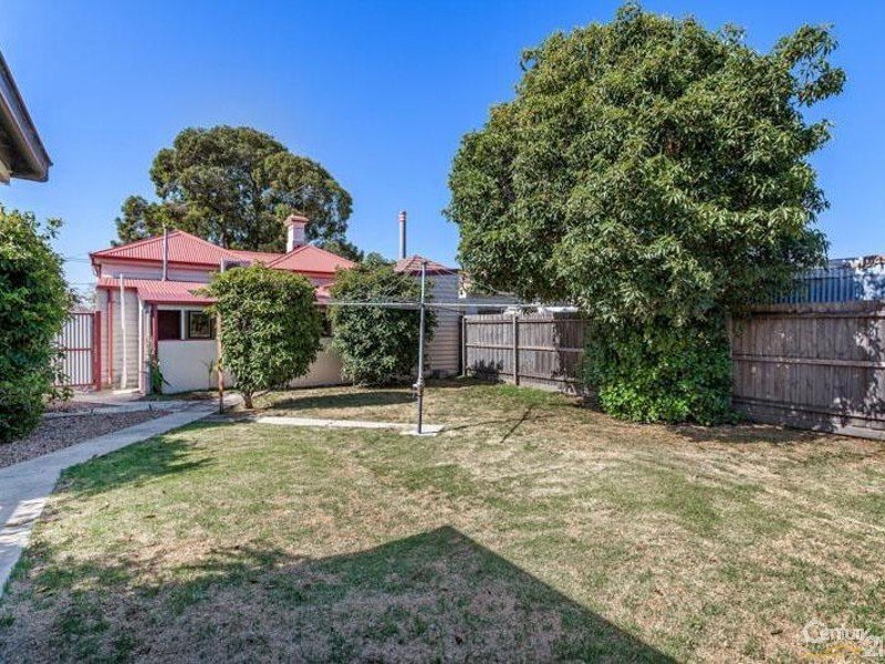 33 Peel Street, Newport image 11